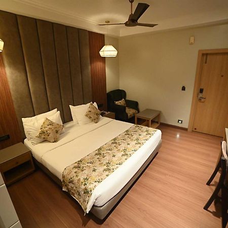 The Cindrella Hotel Siliguri Extérieur photo