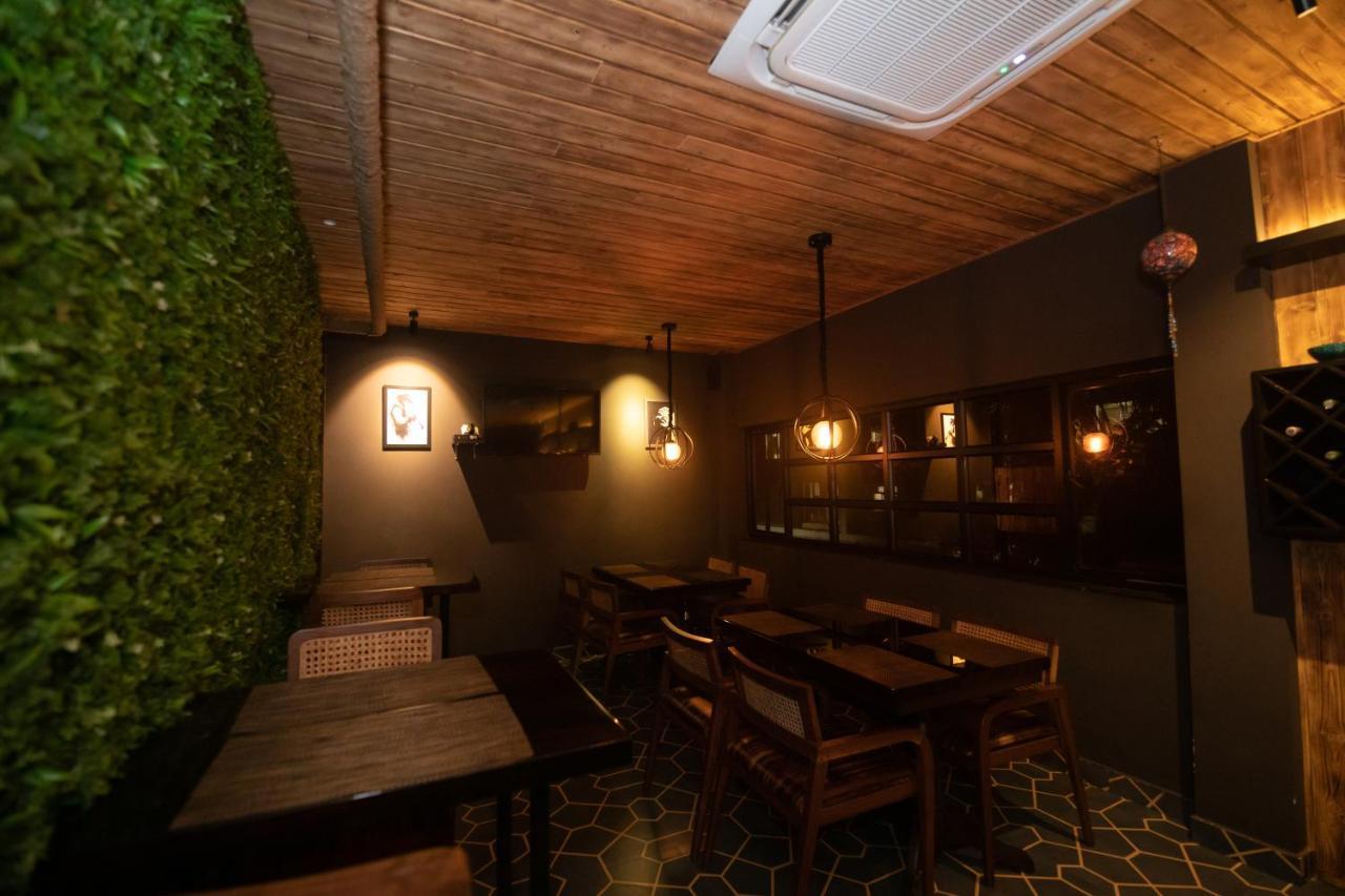 The Cindrella Hotel Siliguri Extérieur photo