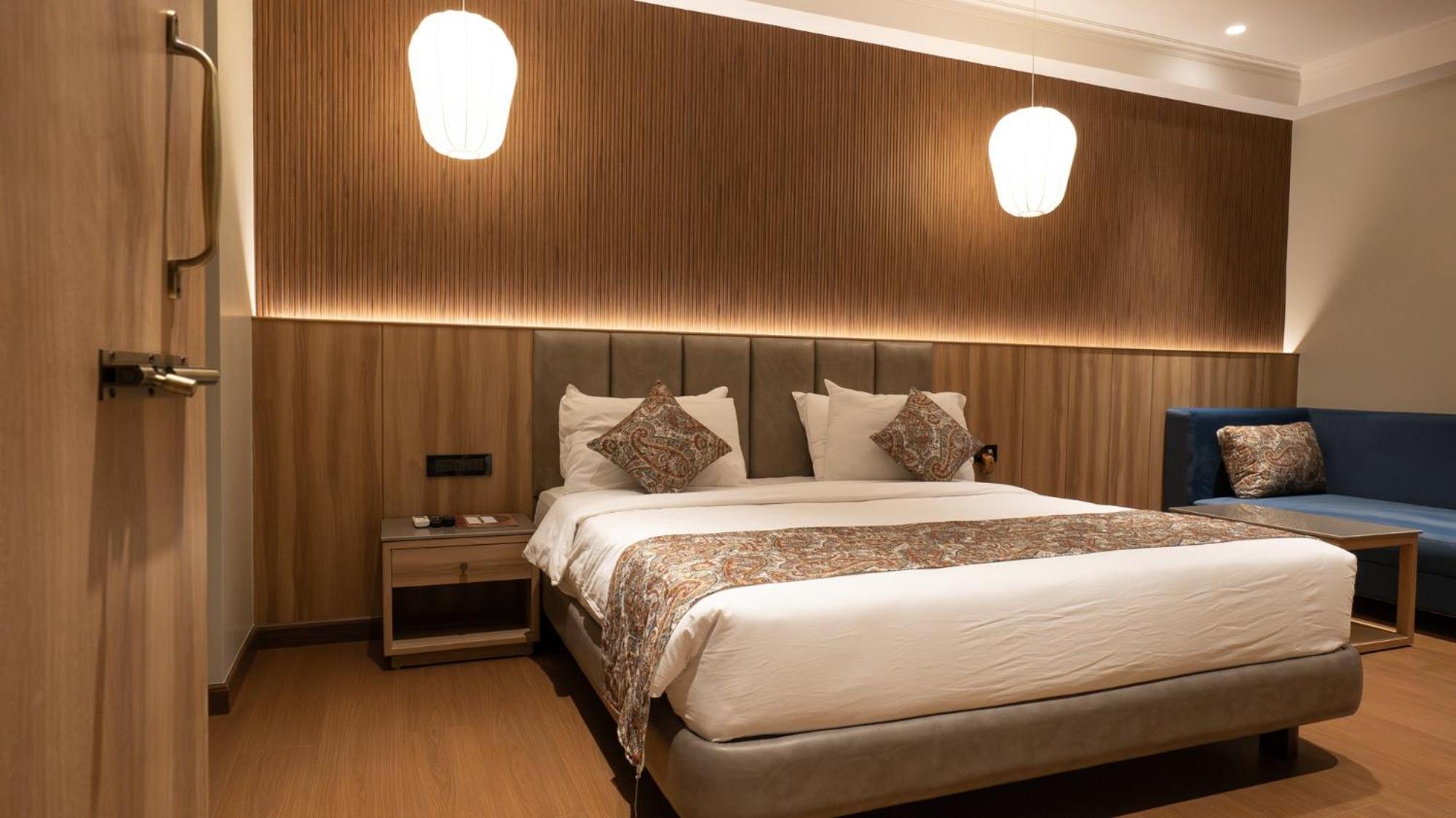 The Cindrella Hotel Siliguri Extérieur photo