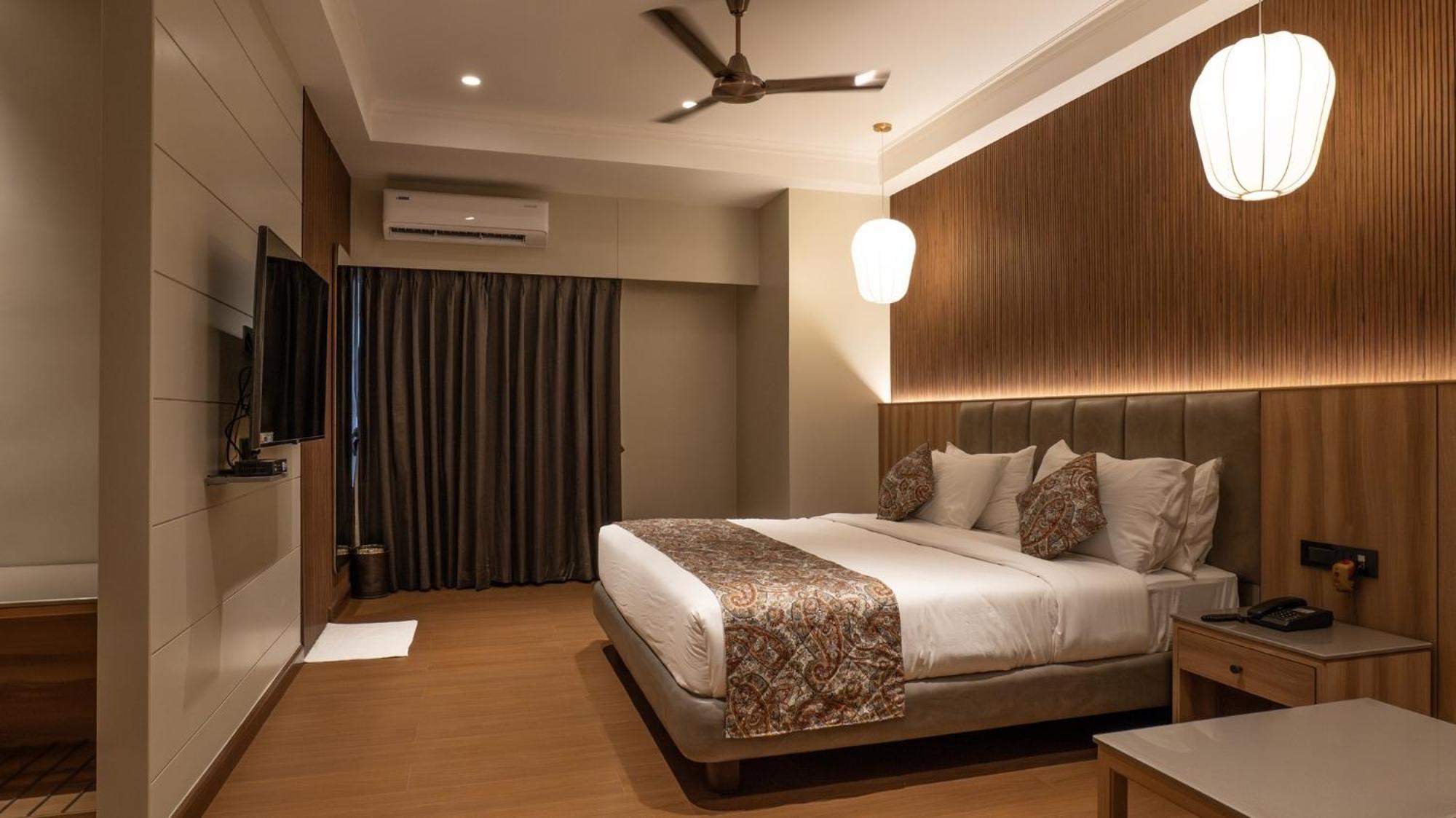 The Cindrella Hotel Siliguri Extérieur photo
