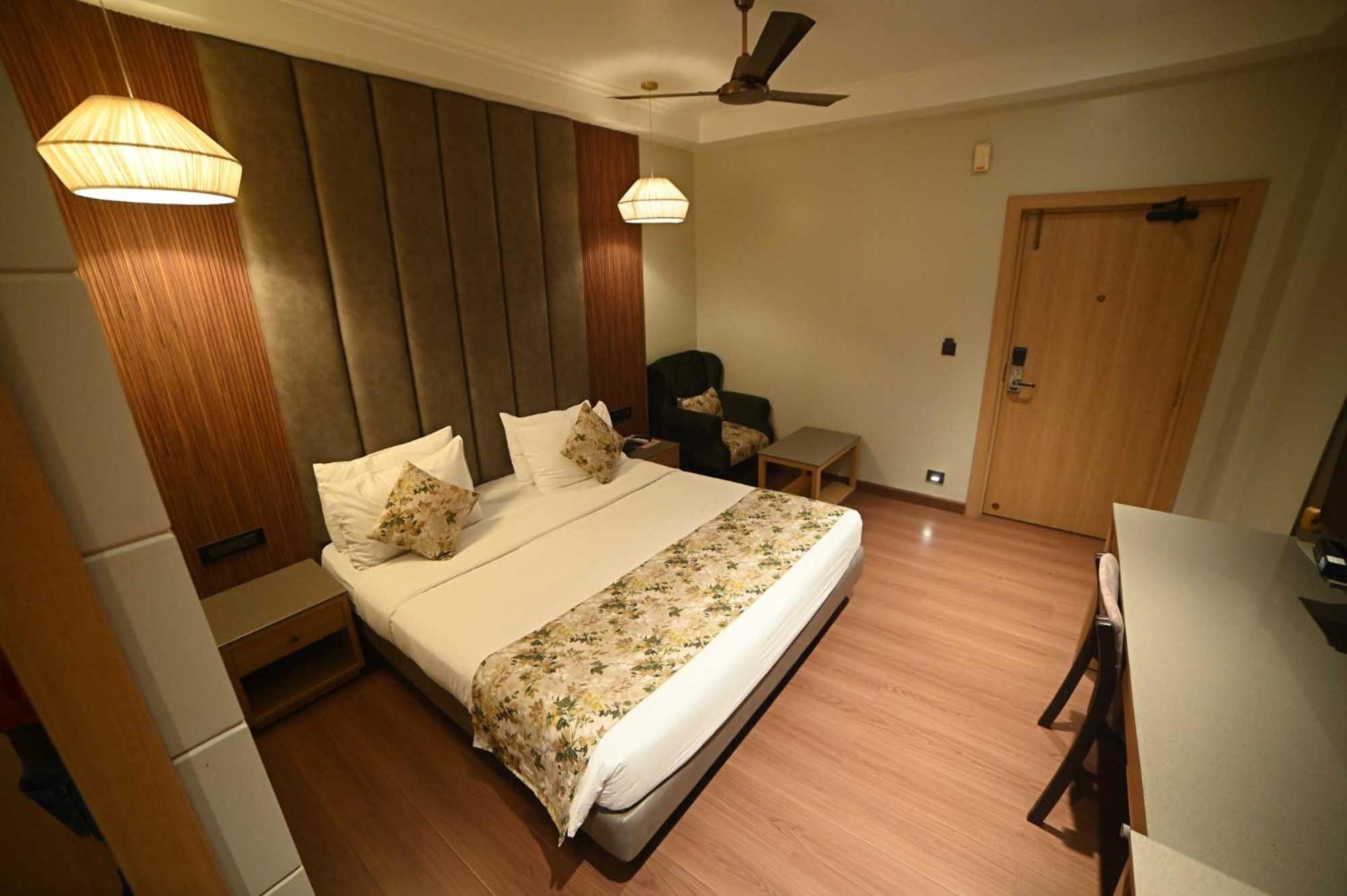 The Cindrella Hotel Siliguri Extérieur photo