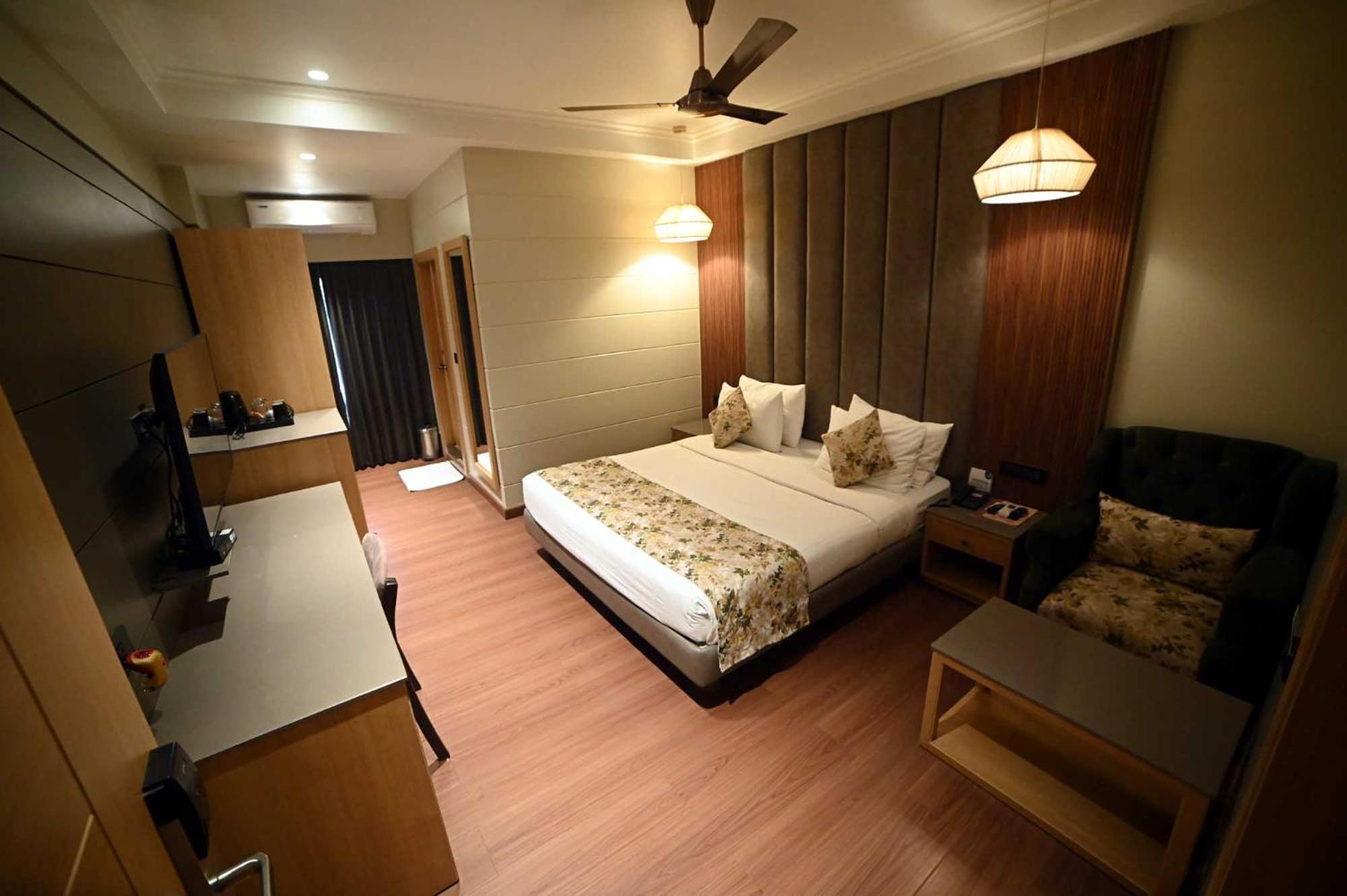 The Cindrella Hotel Siliguri Extérieur photo