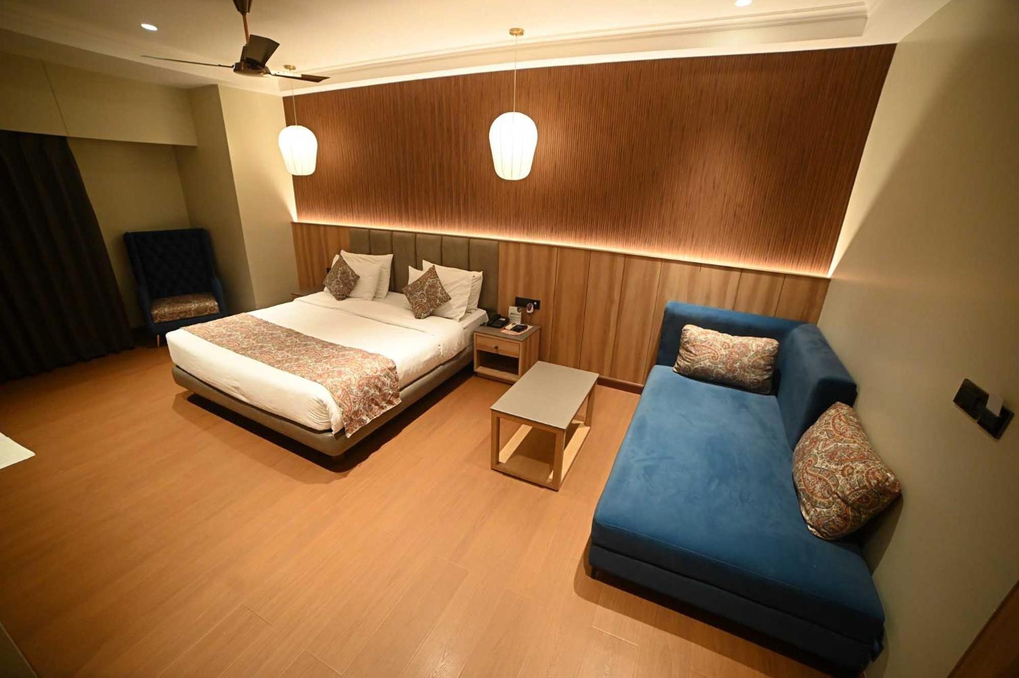 The Cindrella Hotel Siliguri Extérieur photo