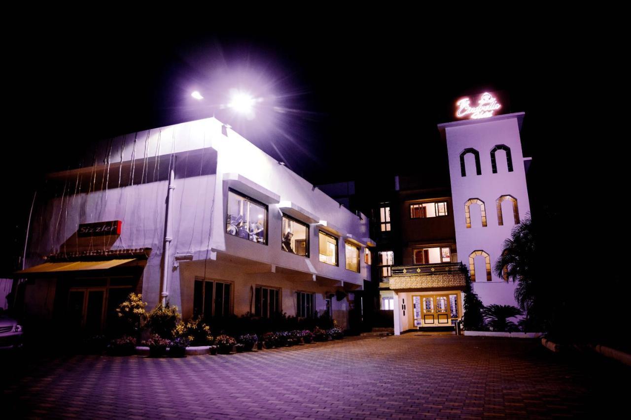 The Cindrella Hotel Siliguri Extérieur photo